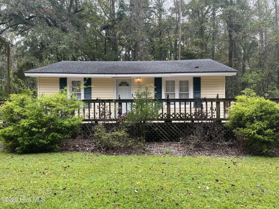 11 Cedar Lane, Blounts Creek, NC 27814 – photo 1 of 20: Exterior of house
