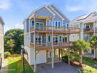 304 Oceanaire Lane, Surf City, NC 28445 – photo 2