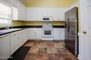 2625 Camille Drive, Winterville, NC 28590 – photo 5: IMG_3158