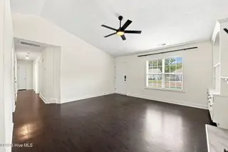 114 Sparta Way, New Bern, NC 28562 – photo 8: Large Living Room