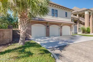 636 Village Park Drive 101, Wilmington, NC 28405 – photo 3: Garage