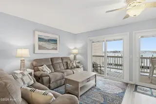 1401 Canal Drive Apt 3, Carolina Beach, NC 28428 – photo 17: 22_IMG_4550