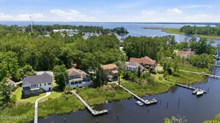 913 Hearthside Court, New Bern, NC 28560 – photo 3: Water View
