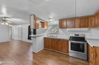 712 Longwood Road NW, Ocean Isle Beach, NC 28469 — 3-bedroom manufactured home, Ocean Isle Beach, NC, photo 17 of 33: 712LongwoodRdNW - 12