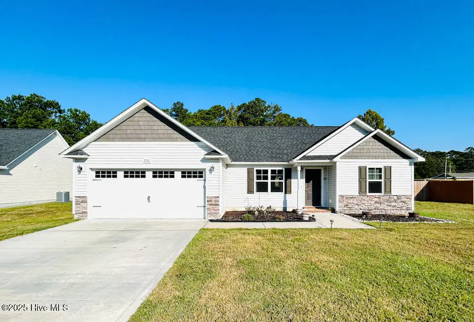 206 Westfield Drive, Richlands, NC 28574 – photo 1 of 35: IMG-1801-jpg (1)
