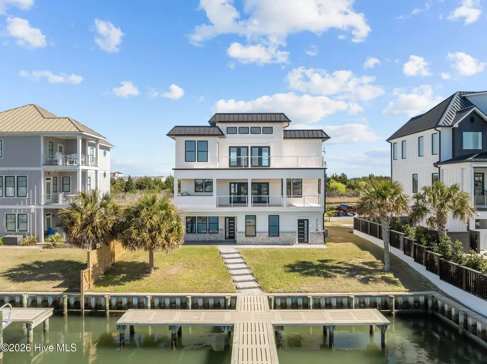 208 Radio Island Road, Morehead City, NC 28557 — 4-bedroom home in Tide Lines, Morehead City, NC, photo 1 of 62: 208 Radio Island Rd