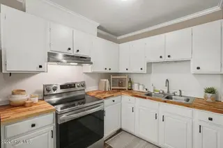 125 Surry Drive, Nashville, NC 27856 – photo 15: Virtually staged