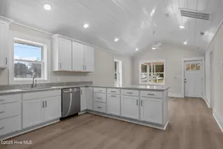 613 Mulberry Street, Beaufort, NC 28516 – photo 8: 8-web-or-mls-1S3A0010