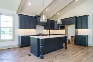 221 Shoreview Drive, New Bern, NC 28562 – photo 3: Similar Construction Kitchen