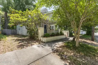 804 S 6th Street, Wilmington, NC 28401 — 2-bedroom home, Wilmington, NC, photo 2 of 16: 2_img_8427