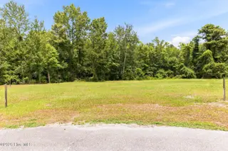 27 Big Creek Circle, Lake Waccamaw, NC 28450 – photo 5: 005_27_big_creek_circle-5_50