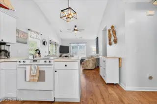 328 NE 41st Street, Oak Island, NC 28465 – photo 14: 32-https---www