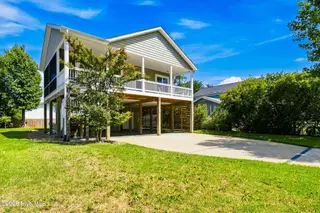 326 NE 56th Street, Oak Island, NC 28465 – photo 6