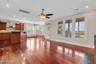 8222 Lakeview Drive, Wilmington, NC 28412 – photo 18: 26_living room