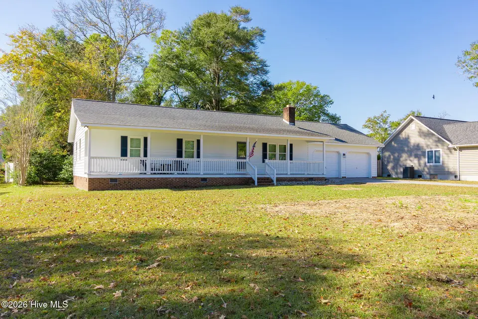 151 Hunting Bay Drive, Cape Carteret, NC 28584 – photo 1 of 23: 35-web-or-mls-chadwick-visuals-151-hunti
