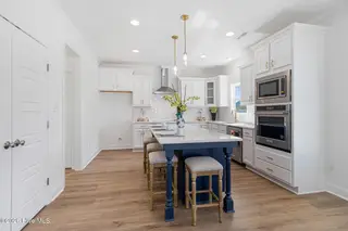 516 E Great Egret Way, Beaufort, NC 28516 – photo 23: Large Kitchen with Island