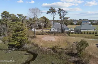 662 Fishermans Point, Newport, NC 28570 – photo 9: 1R-web-or-mls-DJI_20260327132135_0493_D