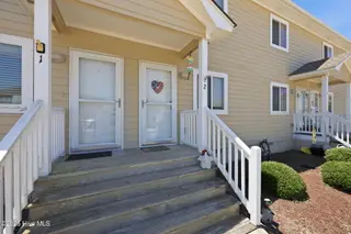 650 Cedar Point Boulevard E2, Cedar Point, NC 28584 – photo 8: 8-web-or-mls-IMG_4262_edit