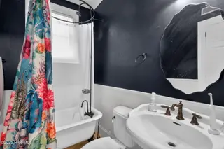 1305 Kenan Street NW, Wilson, NC 27893 — 3-bedroom home in Cavalier Terrace, Wilson, NC, photo 19 of 42: Full Bath Down