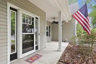 411 Ardan Oaks Circle, Cape Carteret, NC 28584 – photo 6: 6-web-or-mls-411 Ardan Oaks 006