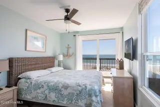 1509 Ocean Drive West, Emerald Isle, NC 28594 — 4-bedroom townhome in Emerald Isle By The Sea, Emerald Isle, NC, photo 8 of 26: 2 Seas the Day West 027 king with bath a