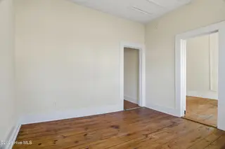 221 S 11th Street, Wilmington, NC 28401 – photo 8: 11_livingroom2