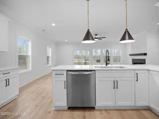 293 E Ivybridge Drive, Hubert, NC 28539 – photo 13: Kitchen