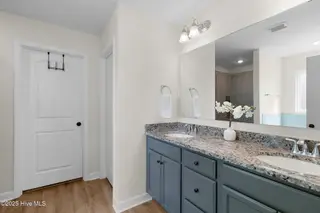 107 Peletier Shores Drive, Peletier, NC 28584 – photo 20: Primary ensuite bath