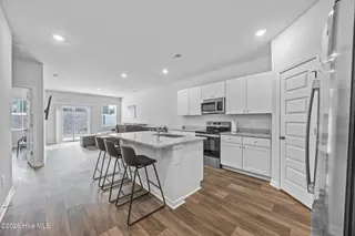 2013 Wild Indigo Circle NW, Calabash, NC 28467 – photo 14: 21_kitchen