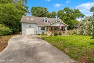 104 Elm Court, Pine Knoll Shores, NC 28512 – photo 9: Incredible home in Pine Knoll Shores