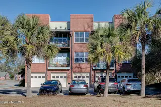 2906 Market Street Unit 202, Wilmington, NC 28403 – photo 2: 2906MarketStreetEdit-1