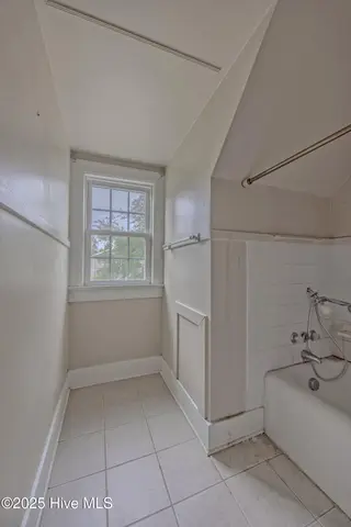 221 W Main Street, Wallace, NC 28466 — 4-bedroom home, Wallace, NC, photo 15 of 26: _K6A6051-HDR (Custom)