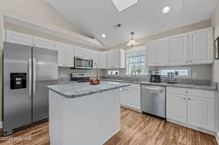 412 Neuchatel Road, New Bern, NC 28562 – photo 11: Kitchen