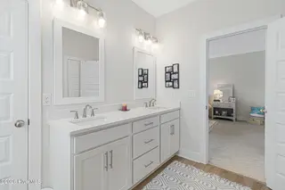 139 Freedom Park Road, Beaufort, NC 28516 – photo 21: Primary ensuite
