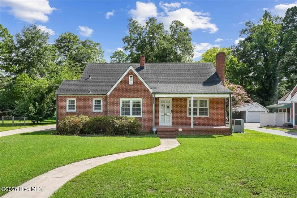 1506 E Holly Street, Goldsboro, NC 27530 – photo 1 of 41: front