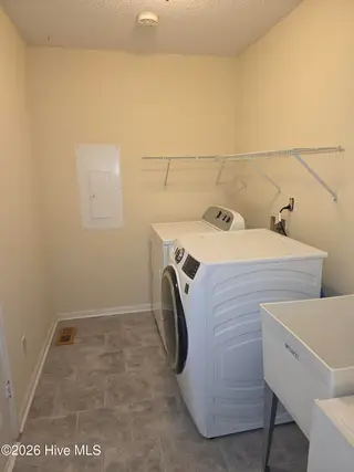 709 Plantation Drive, New Bern, NC 28562 – photo 17: 20260126_105829