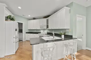 406 Hillcrest Drive, Morehead City, NC 28557 – photo 17: Kitchen