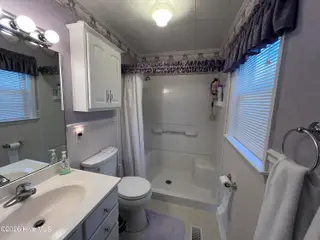 5312 Trent Woods Drive, Trent Woods, NC 28562 – photo 17: Primary Bathroom