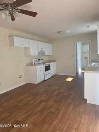 204 Melonie Drive, Elizabeth City, NC 27909 – photo 13: Kitchen4
