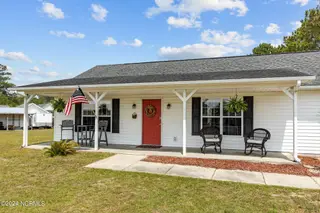 177 Avis Drive, Newport, NC 28570 – photo 3: 177 Avis Drive
