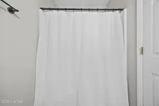 153 Glenwood Drive, Hubert, NC 28539 – photo 16: 20_bathroom