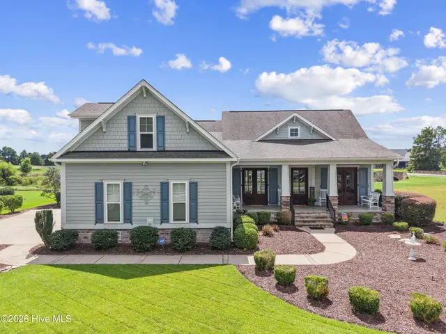 395 Canoe Court NW, Calabash, NC 28467