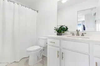 200 Olde Towne Yacht Club Drive 39 Inlet Cove, Morehead City, NC 28557 – photo 24: Full Bath