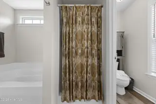 113 Rolling Meadow Drive, Richlands, NC 28574 — 3-bedroom home in Rolling Meadows, Richlands, NC, photo 22 of 46: 12_bathroom