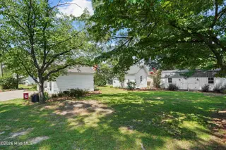 500 W Main Street, Mount Olive, NC 28365 – photo 8: IMG_1127