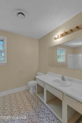 1409 Clifton Road, Jacksonville, NC 28540 – photo 20: IMG_1378