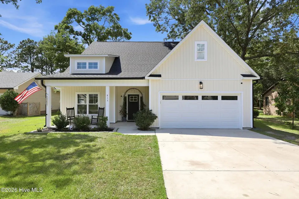 813 Bluebird Drive, New Bern, NC 28560 – photo 1 of 68: 1-web-or-mls-0C0A3894