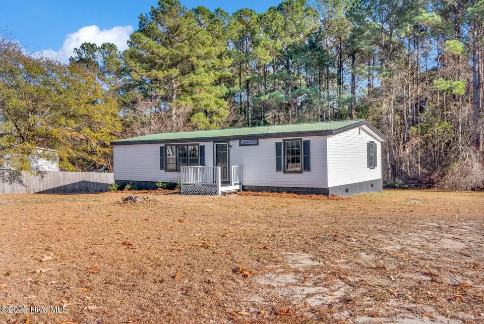 115 Grassy Meadow Drive, Richlands, NC 28574 — 3-bedroom manufactured home in Grassy Meadows, Richlands, NC, photo 1 of 33: 40_115 grassy mdws dr 00040