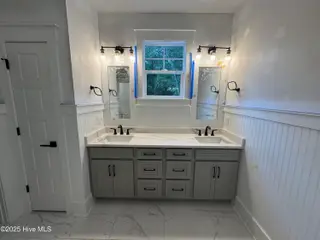 8136 Saltcedar Drive, Wilmington, NC 28411 – photo 14: Owners Bath