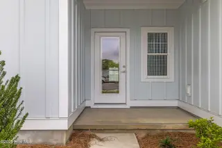 430 Raven Glen Drive, Southport, NC 28461 – photo 7: 6-web-or-mls-GI - 430 Raven Glen Dr - Li